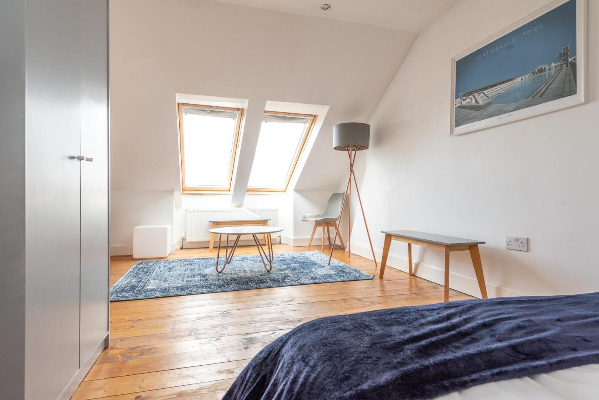 Beautiful Victorian Townhouse With Private Garden, Close To The Beach EDI
