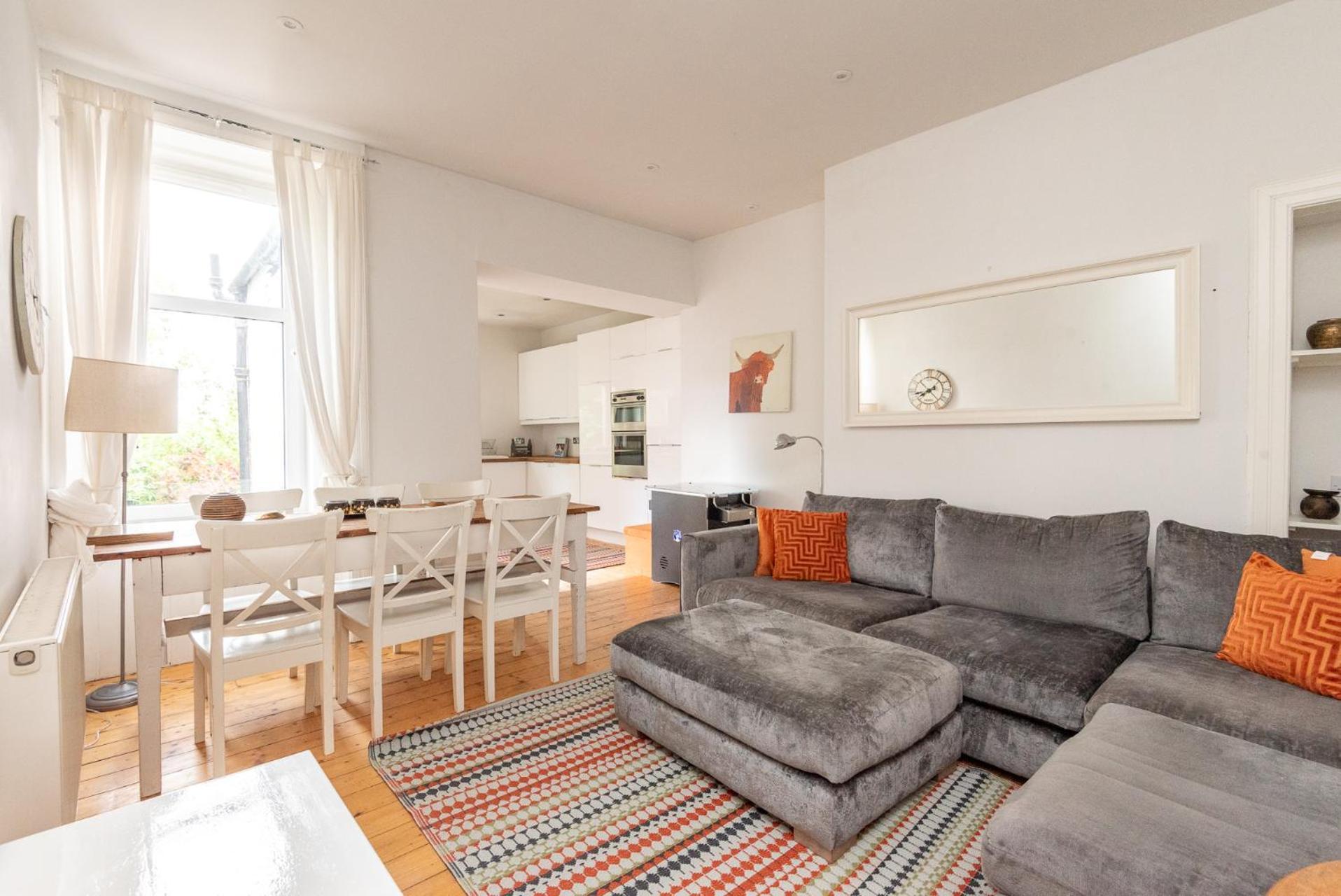 Beautiful Victorian Townhouse With Private Garden, Close To The Beach * EDI