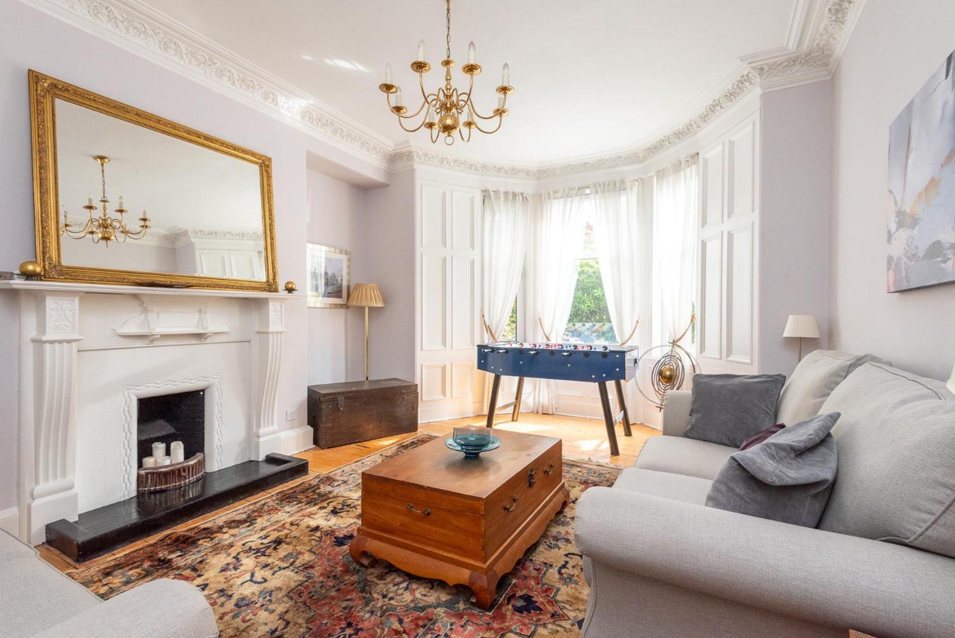 Beautiful Victorian Townhouse With Private Garden, Close To The Beach * EDI