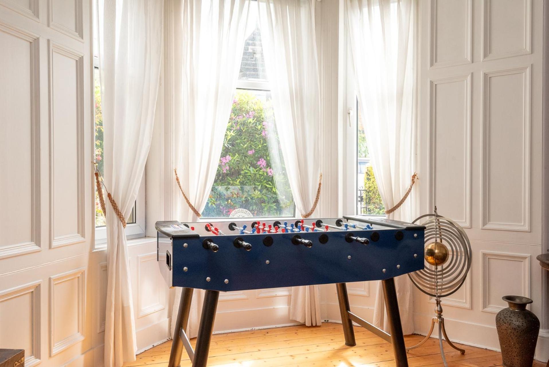 Beautiful Victorian Townhouse With Private Garden, Close To The Beach EDI
