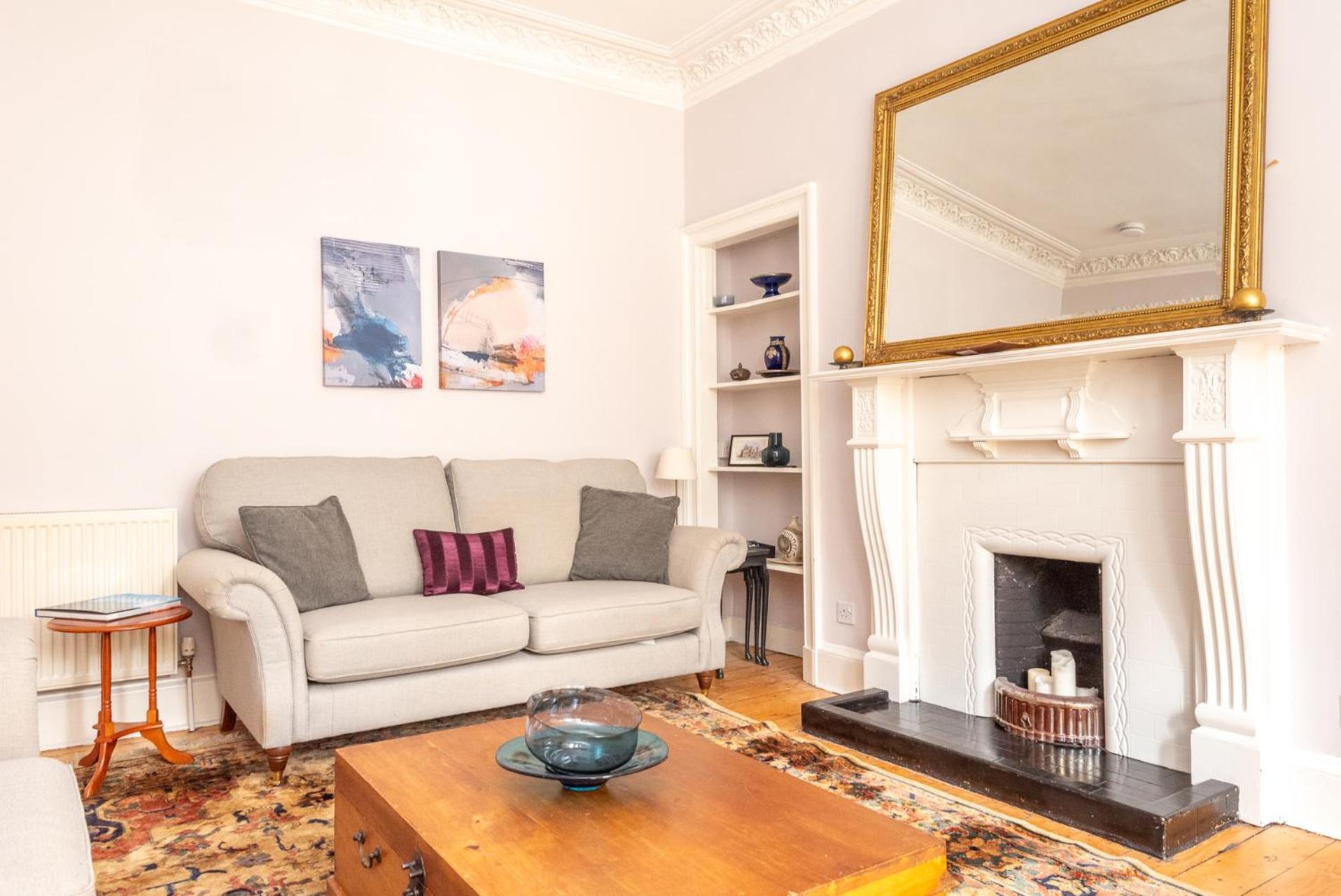 Ferienhaus Beautiful Victorian Townhouse With Private Garden, Close To The Beach *