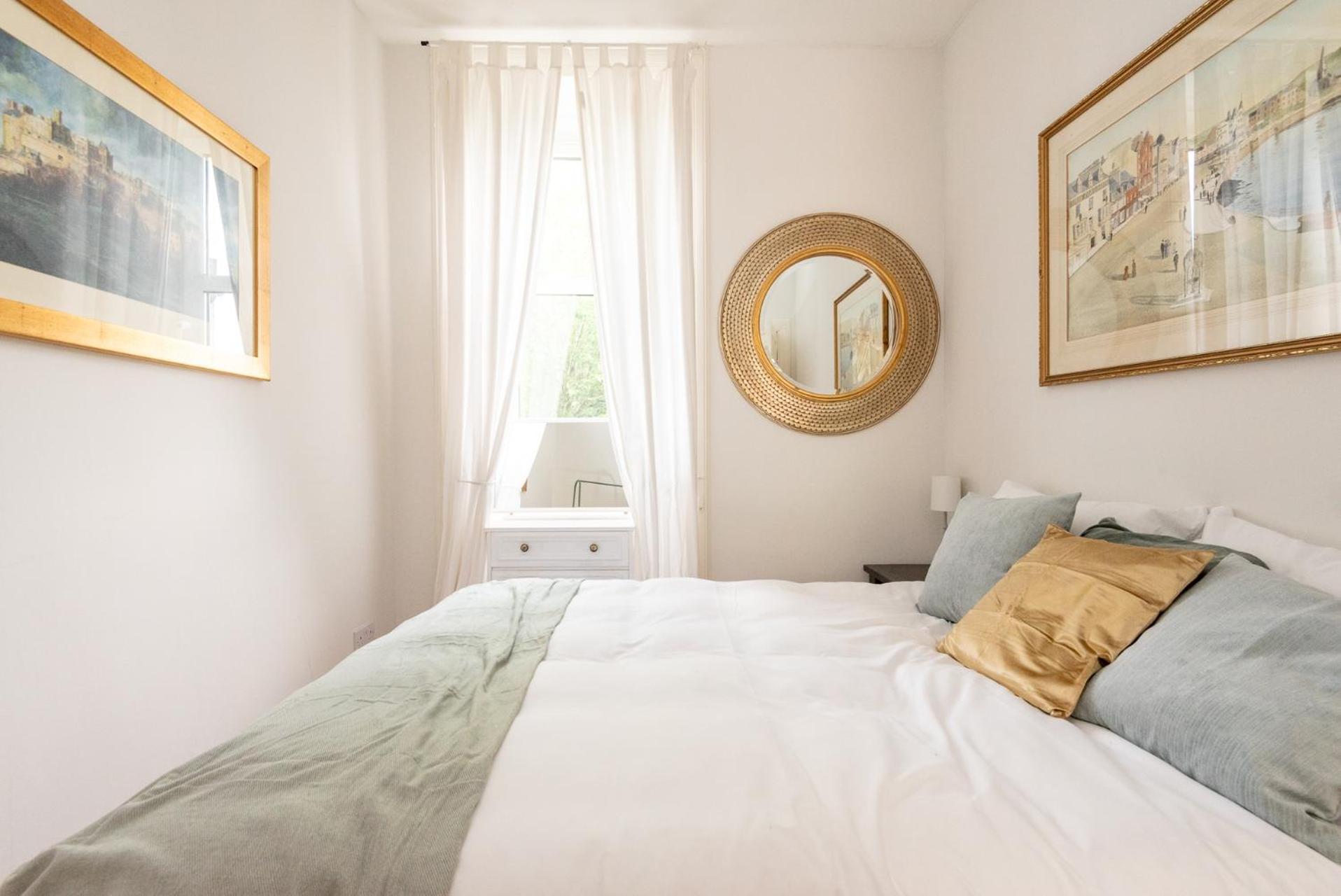 Ferienhaus Beautiful Victorian Townhouse With Private Garden, Close To The Beach